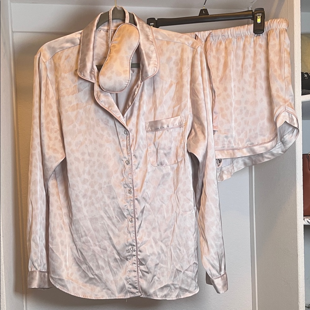Stars Above Large satin blush pink Leopard 3 piece pajama set shorts long sleeve